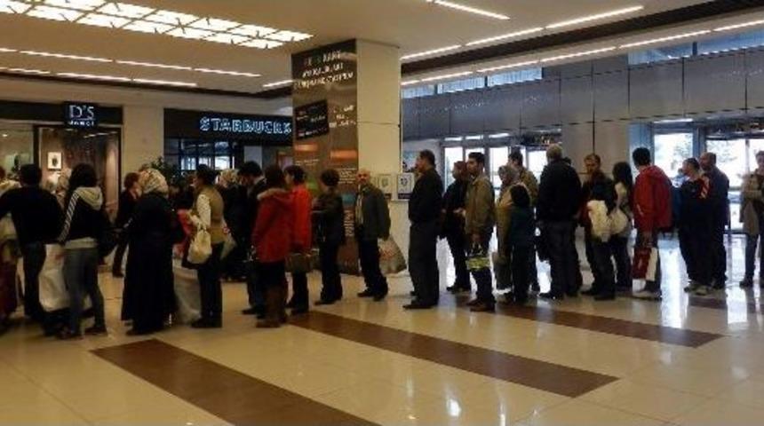 Kayseri Park'ın Otomobil Kampanyasının Son G&uuml;n Yoğunluğu