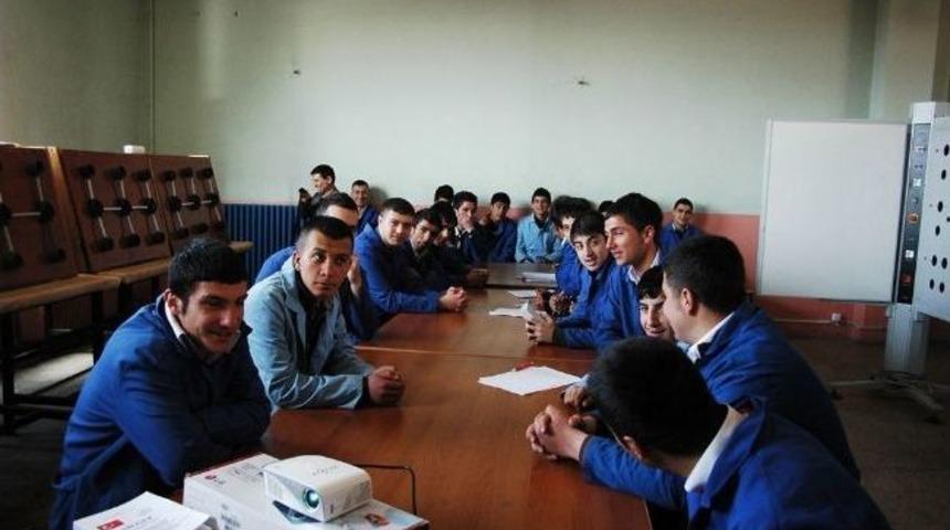 İş-kur&rsquo;dan &Ouml;ğrencilere Meslek Tavsiyeleri