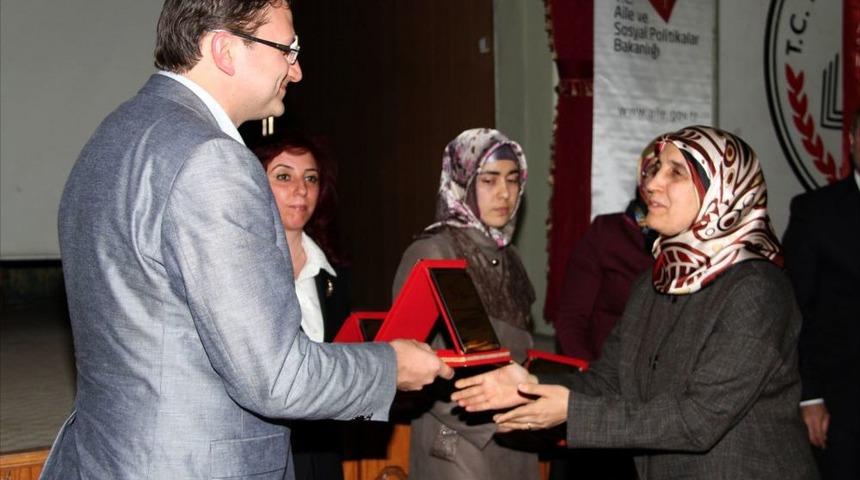 Elazığ&rsquo;da 722 Aileye 'G&ouml;n&uuml;l El&ccedil;ileri Projesi' Anlatıldı