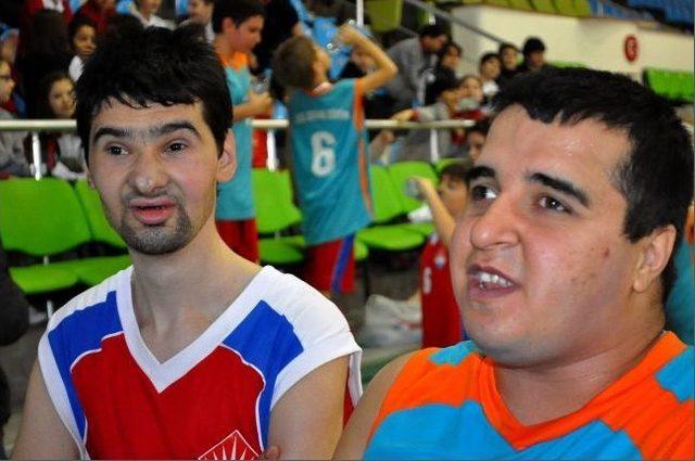 Özel Öğrencilerin Basketbol Keyfi