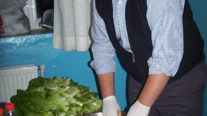 Kursiyerlerden &Ccedil;iğ K&ouml;fteli Veda Gecesi