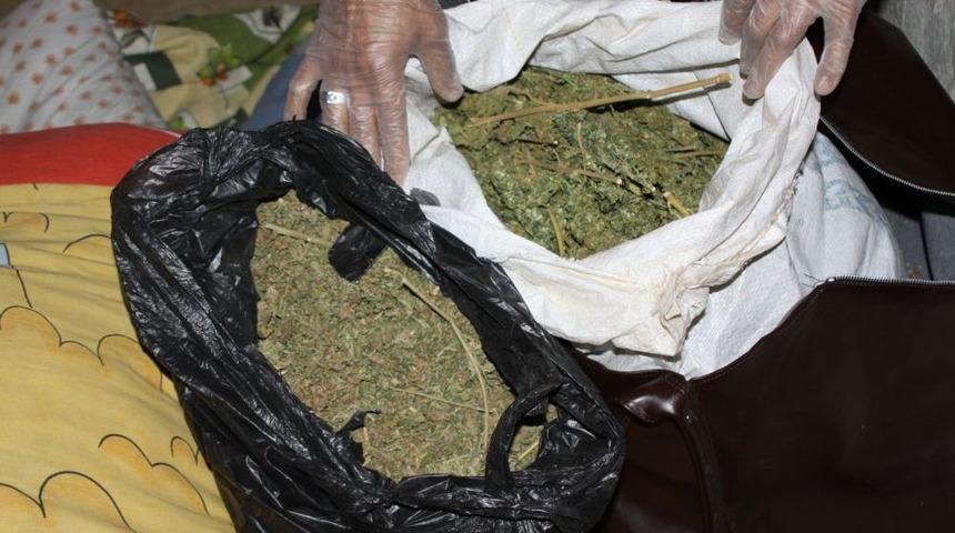 Eroin Imalatı Yapmaya Hazırlanan Iki Suriyeli &Ccedil;ok Miktarda Eroin Ile Yakalandı