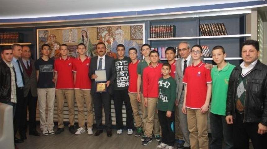 Şampiyonlardan Başkana Ziyaret