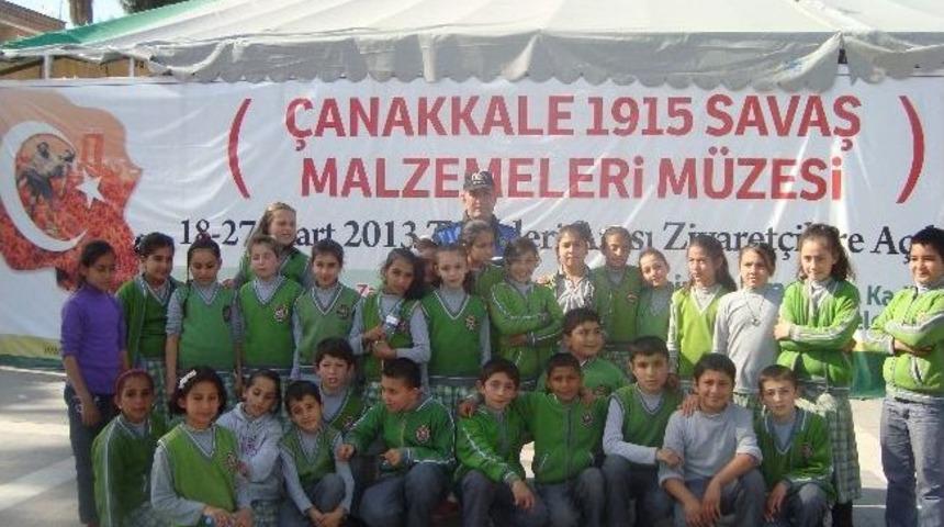Polis, &Ouml;ğrencilere &Ccedil;anakkale 1915 Savaş Malzemeleri M&uuml;zesi&rsquo;ni Gezdirdi