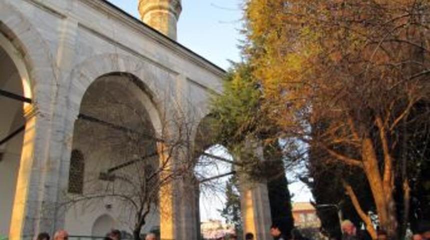 Tarihi Camide Pazar Kahvaltısı Geleneği S&uuml;r&uuml;yor