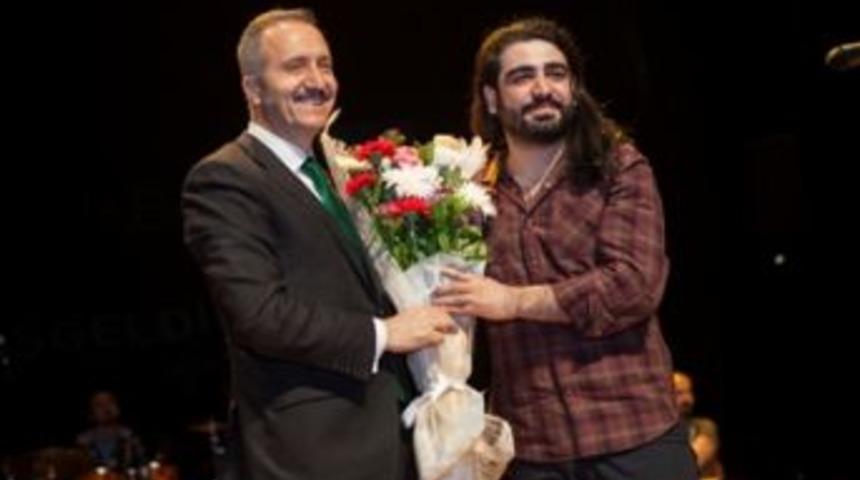 K&uuml;&ccedil;&uuml;k&ccedil;ekmece&rsquo;de Sel&ccedil;uk Balcı&rsquo;yla Karadeniz gecesi