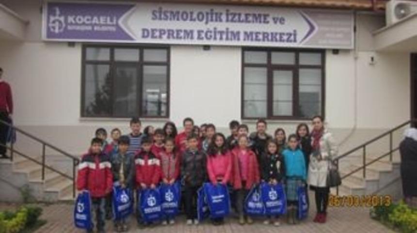 Bilgievi &ouml;ğrencileri Deprem Evi&rsquo;nde