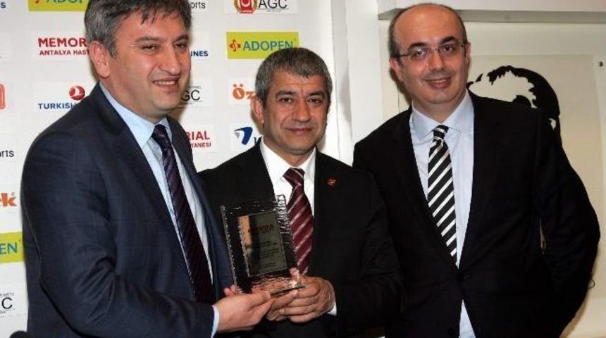 Medstar'dan Agc'ye Plaket