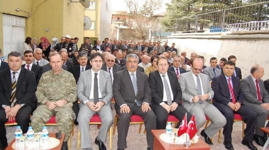 G&ouml;ksun'da Elma Fidanı Dağıtımı