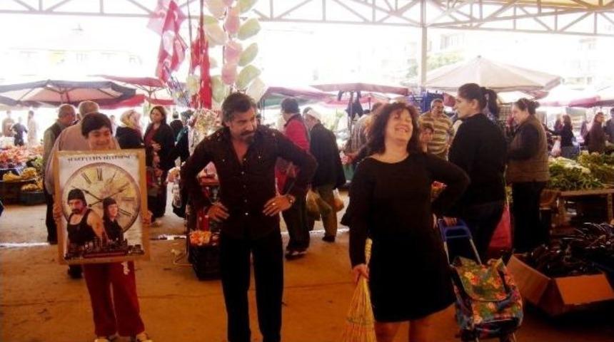 Yeni Oyunlarını Semt Pazarında Sergilediler