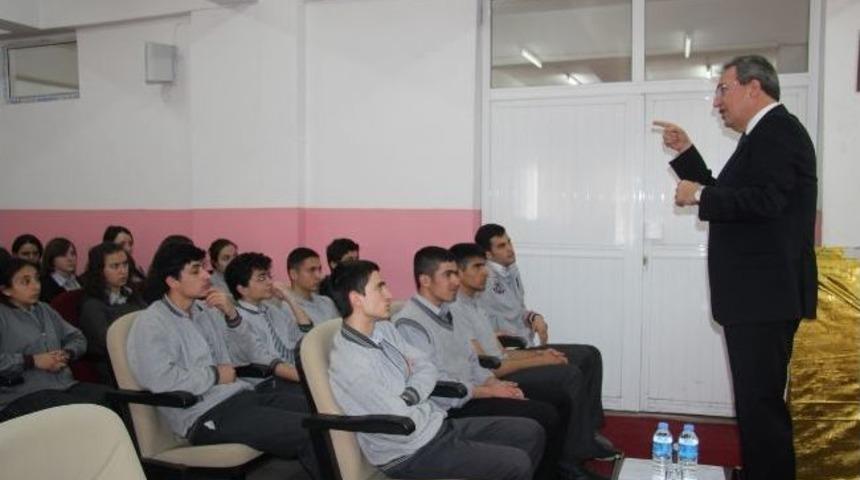 Nevşehir Belediye Başkanı &Uuml;nver, &Ouml;ğrencilere Seslendi