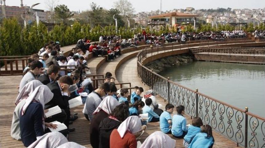 A&ccedil;ık Havada Kitap Okuma Etkinliği