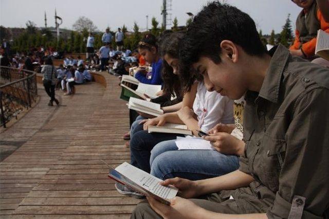 Açık Havada Kitap Okuma Etkinliği