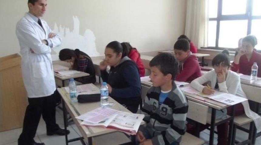 Ayvalık&rsquo;ta &Ouml;ğrencilerin Yarışma Sınavı Heyecanı