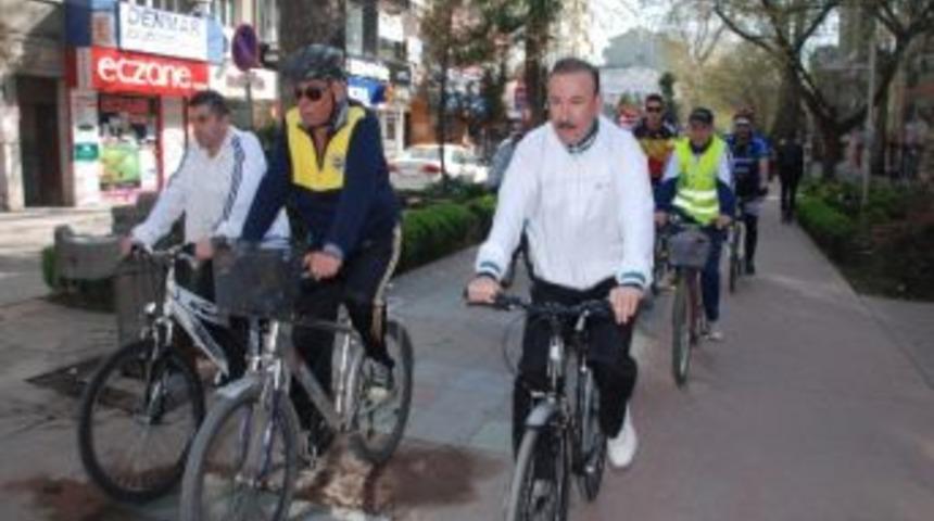 Bisiklet Turunda 5 Bin &Ouml;ğrenciye Bisiklet M&uuml;jdesi