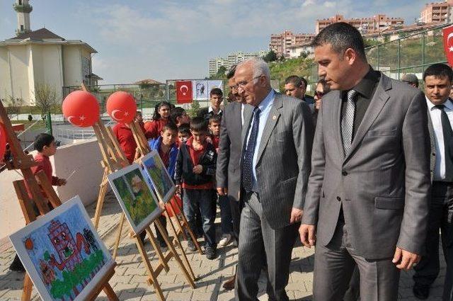 Adana’da Minik Eller Toprakla Buluştu