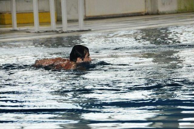 &Uuml;nl&uuml;ler Om&uuml;&rsquo;de Kampa Girdiler 1