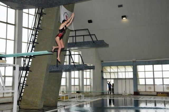 &Uuml;nl&uuml;ler Om&uuml;&rsquo;de Kampa Girdiler 2