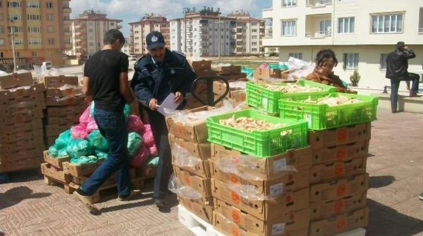 Şahinbey Belediyesi Zabıta Ekipleri Sağlıksız &Uuml;r&uuml;nlere M&uuml;saade Etmiyor