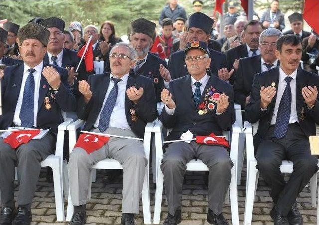 Tören Bayrakları Bozüyük Belediyesi’nden