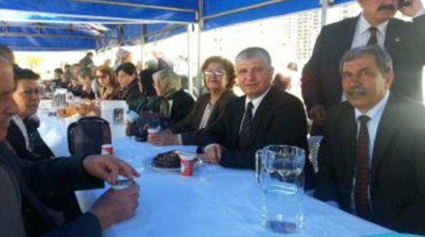 MHP'li Yılmaz: K&uuml;&ccedil;&uuml;k Esnaf Can &Ccedil;ekişiyor