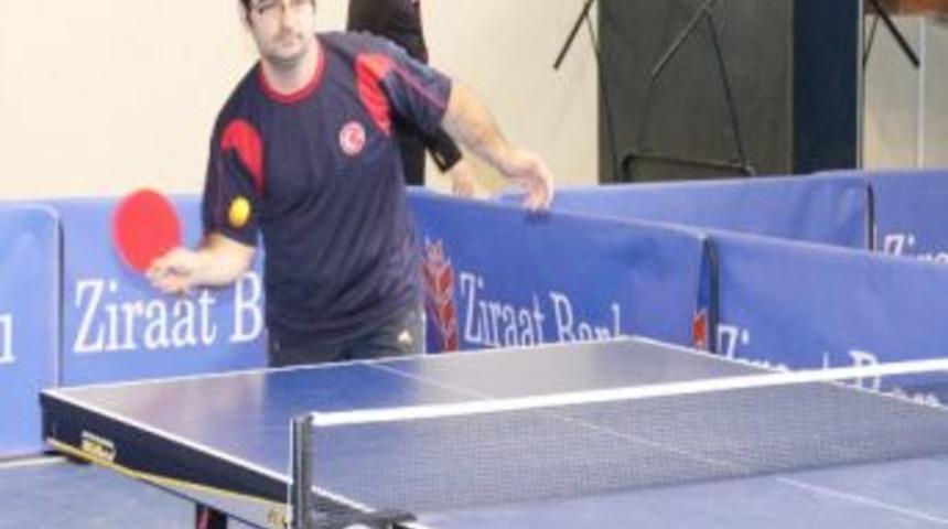 Gazeteciler Masa Tenisi Turnuvasında Gruptan &Ccedil;ıktı