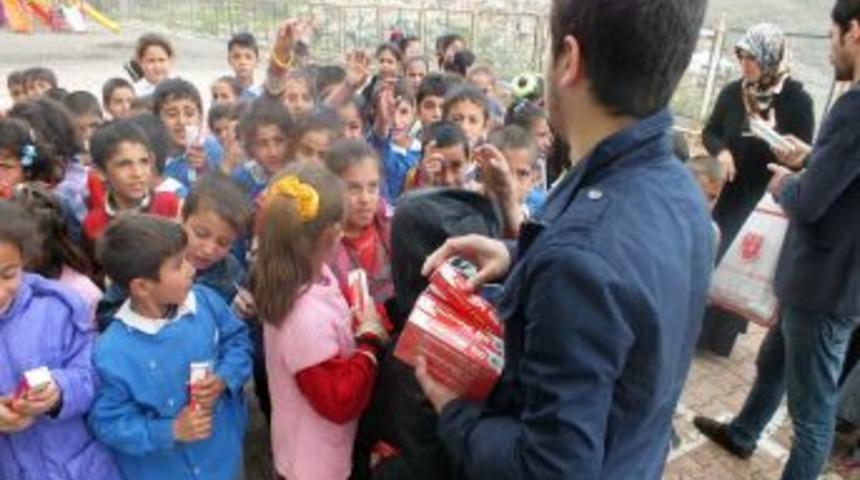 MTTB'li Gen&ccedil;lerden K&ouml;ydeki &Ouml;ğrencilere Eğitim Desteği