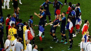 Adil Rami Fransa Milli Takımı'nı bıraktığını açıkladı!