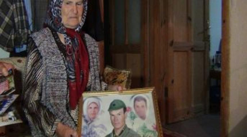 Fransa'da Yangında &Ouml;len U&ccedil;ar'ın Annesi G&ouml;zyaşlarını Tutamadı