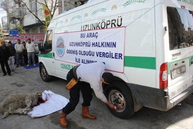 Uzunköprü Belediyesi Cenaze Nakil Aracı Aldı