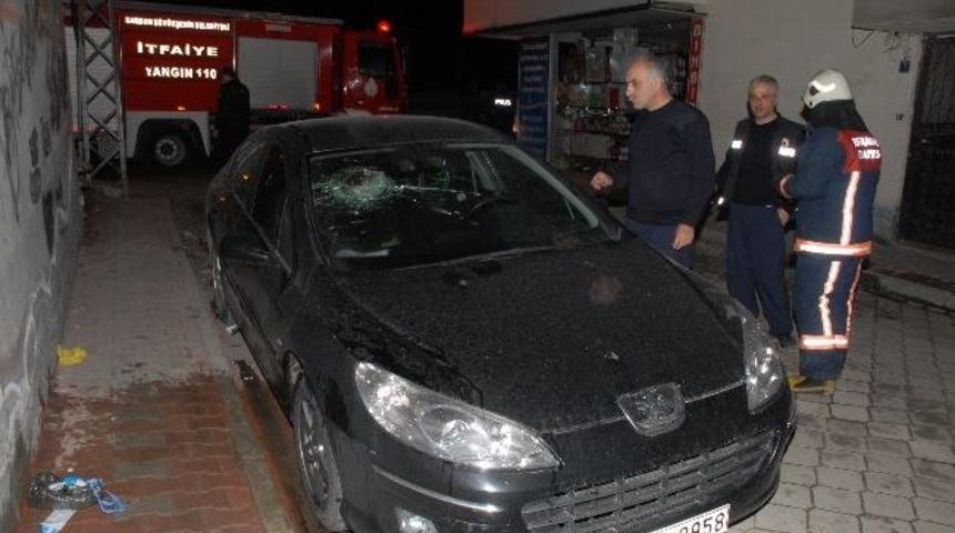 Park Halindeki Otomobili Yakmak İstediler