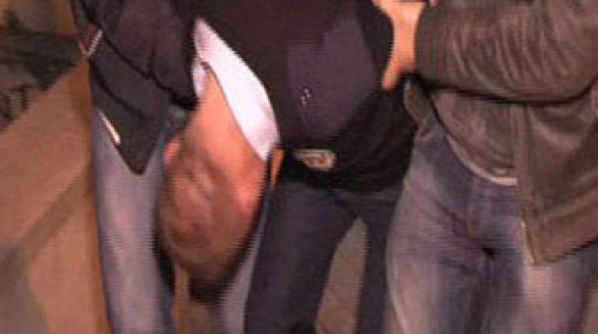 Polis kılığında gasp grişimi