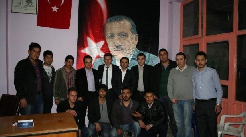 Ak Parti Gen&ccedil;lik Kolları Mazbatasını Aldı