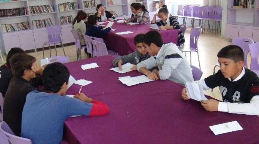 Mektuplaşma Geleneğini Yaşatıyorlar