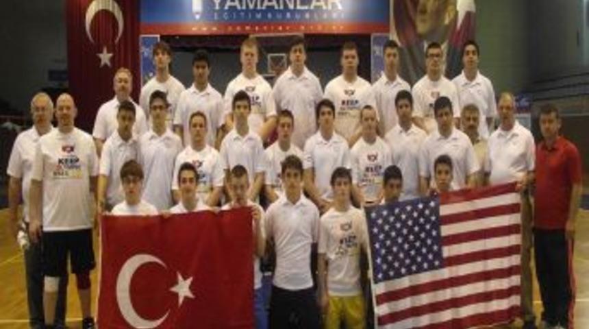 Amerikalı G&uuml;reş&ccedil;iler İzmir Yamanlar Koleji'nde Kamp Yapıyor