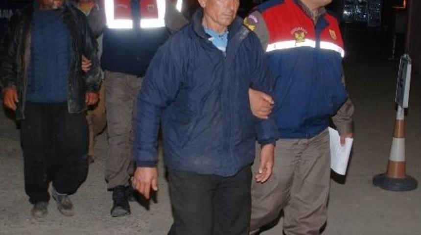 Jandarmadan Ka&ccedil;ak Kazı Baskını