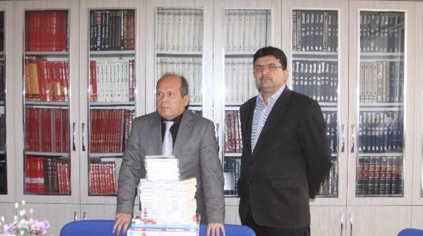 Zambak&rsquo;tan Okul K&uuml;t&uuml;phanesine Kitap Bağışı