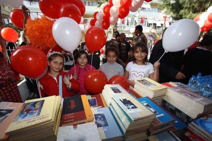 Bayraklı'da 23 Mahalleye 23 Kütüphane G1