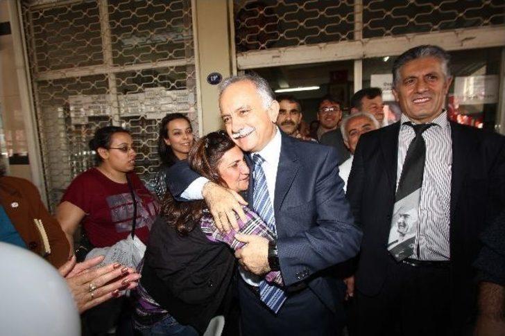 Bayraklı’da Merkez Kütüphanesi Açıldı G3