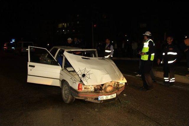 Ambulansla Otomobil Çarpıştı: 8 Yaralı