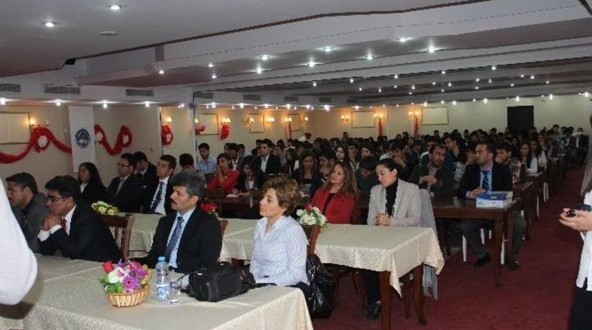 &Ouml;ğrencilere &ldquo;dış Ticarette Kariyer Planlaması&rdquo; Paneli