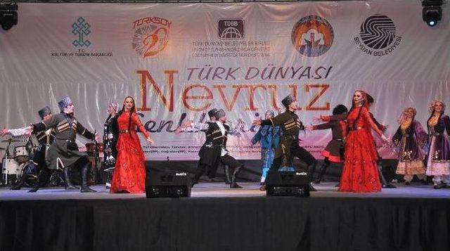 Adana'da Türk Dünyası Nevruz Şenlikleri