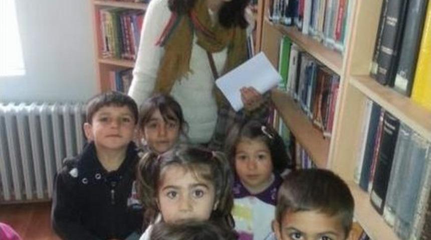 Minik &Ouml;ğrencilerin K&uuml;t&uuml;phane Ziyareti