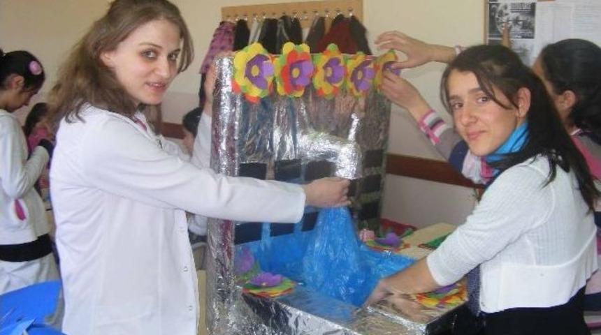 Korkut&rsquo;ta Kız &Ouml;ğrenciler Sergiye Hazırlanıyor