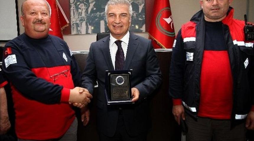 Başkan Durak&rsquo;a &lsquo;afete Destek&rsquo; Plaketi Verildi