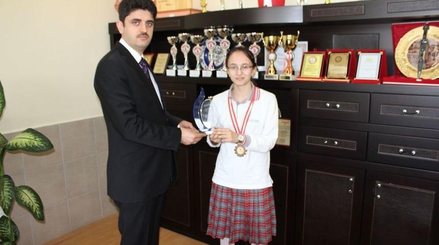 &Ouml;zel Kızılırmak Ortaokulu, Matematik Olimpiyatlarında Madalya Kazandı