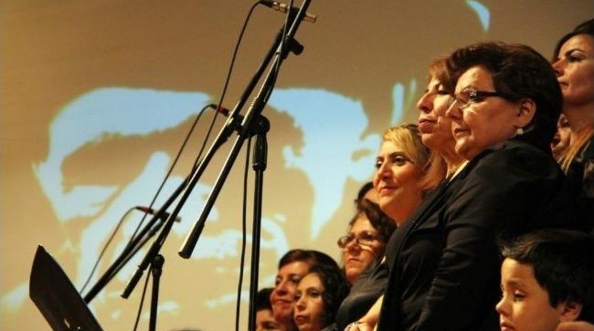 Aşık Veysel T&uuml;rk&uuml;lerle Anıldı