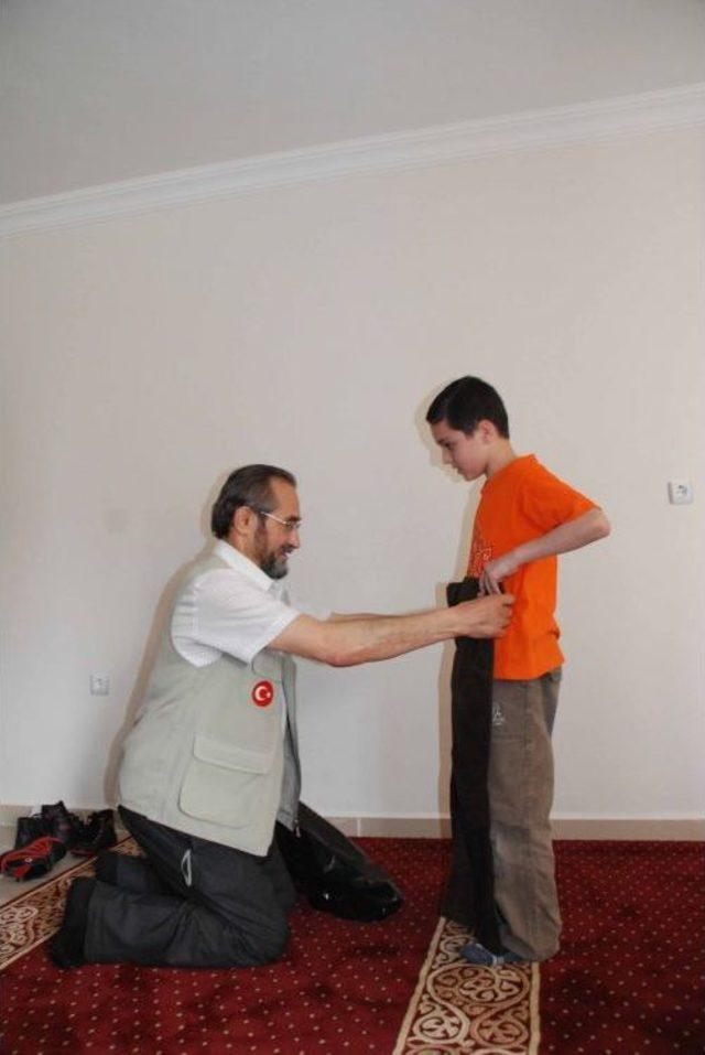 İHH Suriyeli Yetim &Ccedil;ocuklara Yardım Elini Uzattı 3