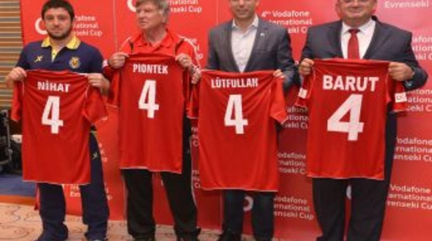 Futbolda S&ouml;z Sahibi Kul&uuml;plerin Alt Yapıları, Antalya'da Buluştu