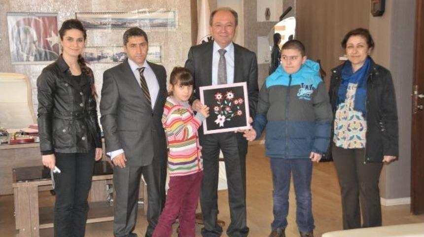 Otistik &Ccedil;ocuklardan Burma&rsquo;ya Ziyaret